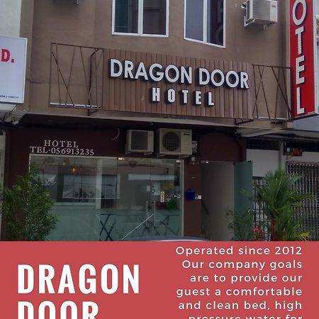 Dragon Door Hotel Sitiawan Luaran gambar