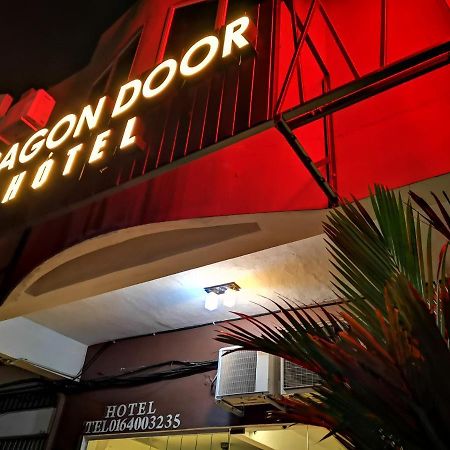Dragon Door Hotel Sitiawan Luaran gambar